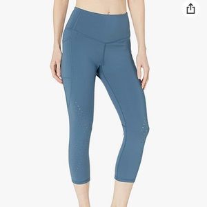 Women’s capri leggings size Large